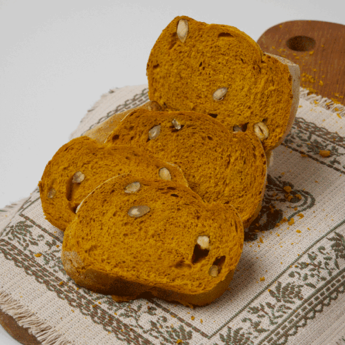Pane alla Curcuma, Mandorle e Nocciole